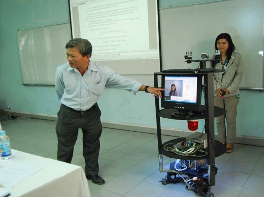 Sáng chế ra "Robot đa năng phục vụ nông nghiệp"